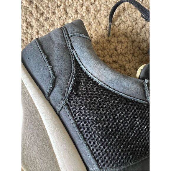 Common Projects Sneakers - Picture 7 of 7